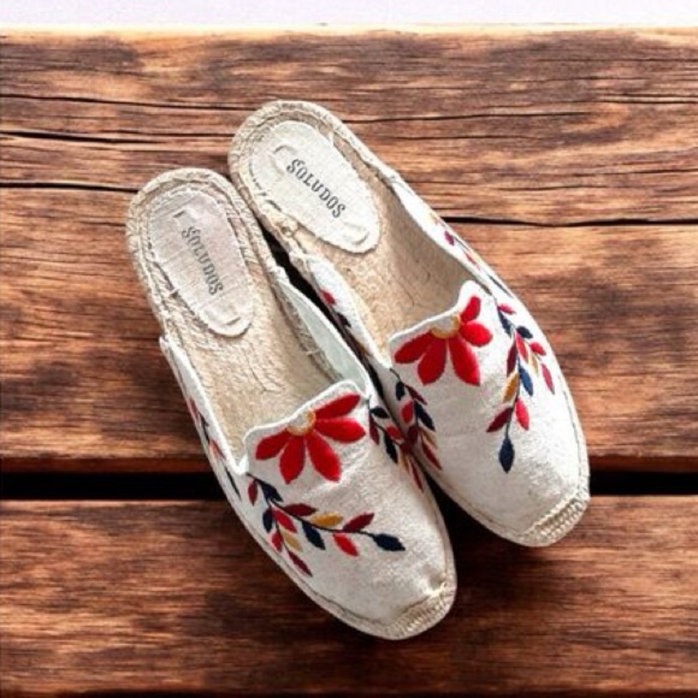 Soludos Women's Espadrilles with Red and Blue Floral Design Anthropologie size 8